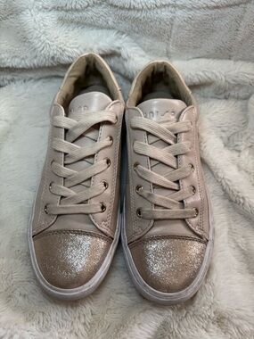 Unisa Rose Gold Glitter Toe Lace-Up Sneakers